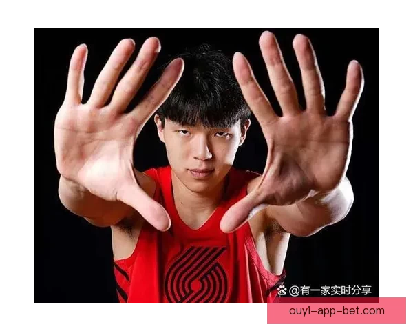 小贾谈胜老鹰火箭表现 积极专注当下不给自己施压